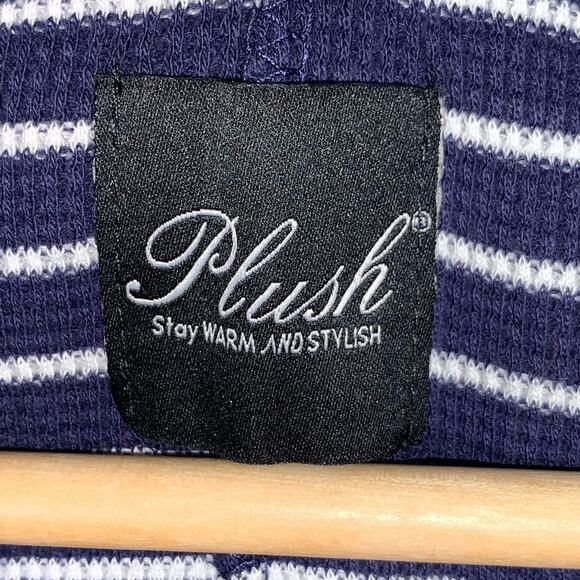 NWT REVOLVE Plush one piece navy and white pajamas long sleeve shorts size xs - Picture 5 of 9